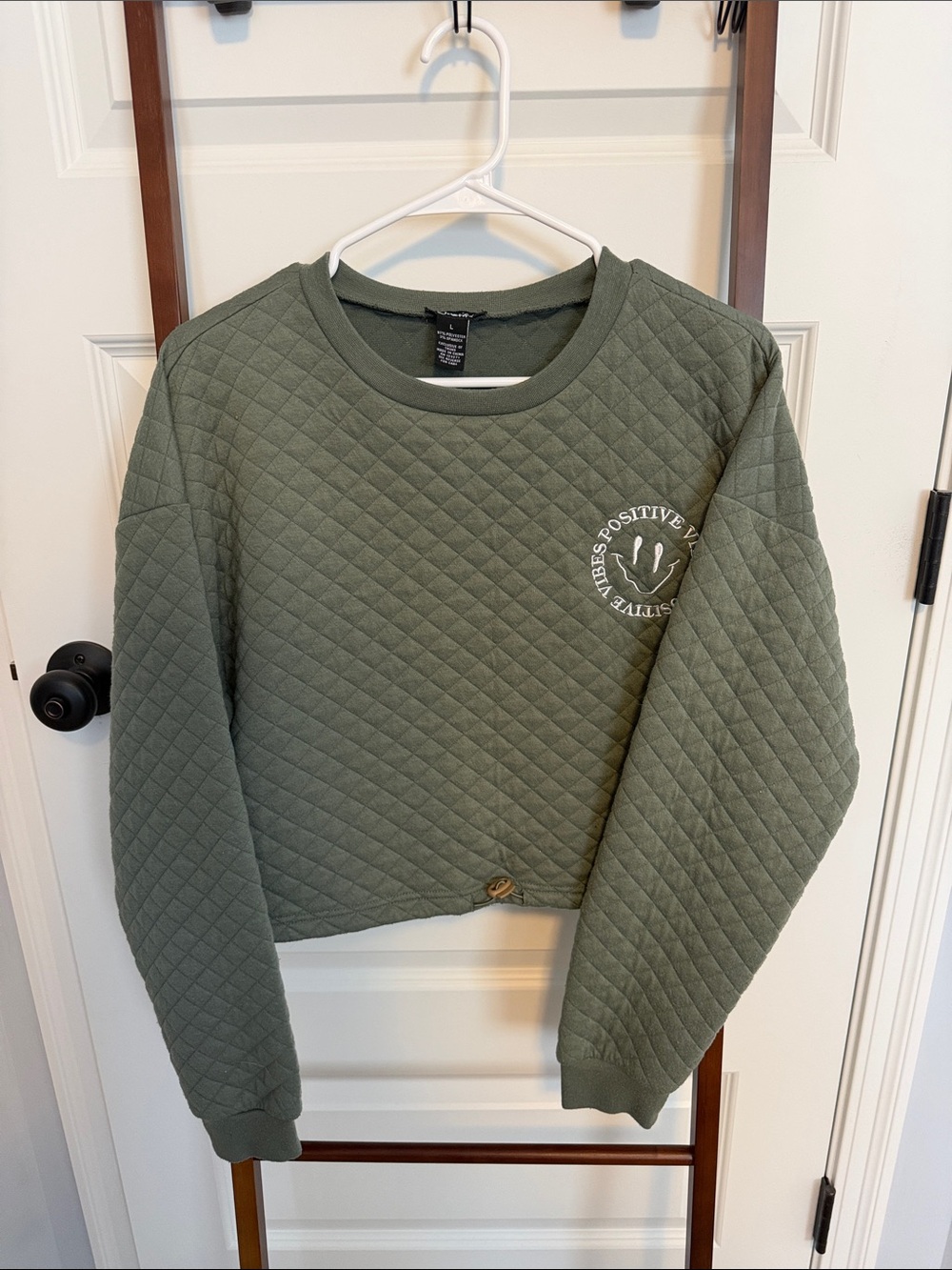Justify Quilted Olive Green Cropped Sweatshirt